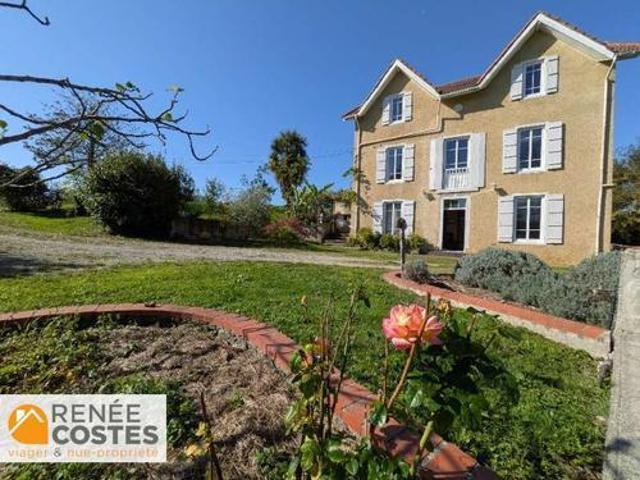 Maison 7 pièces 230 m²
