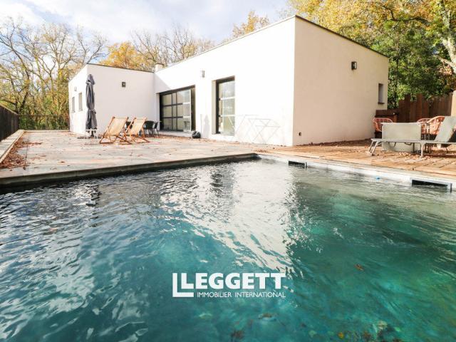 Maison 7 pièces 230 m²