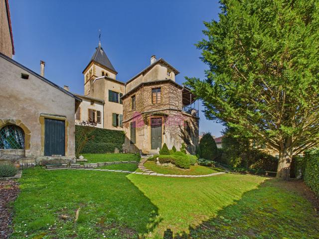 Maison 7 pièces 230 m²