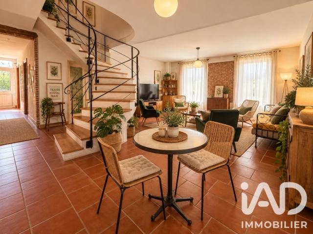 Maison 7 pièces 230 m²