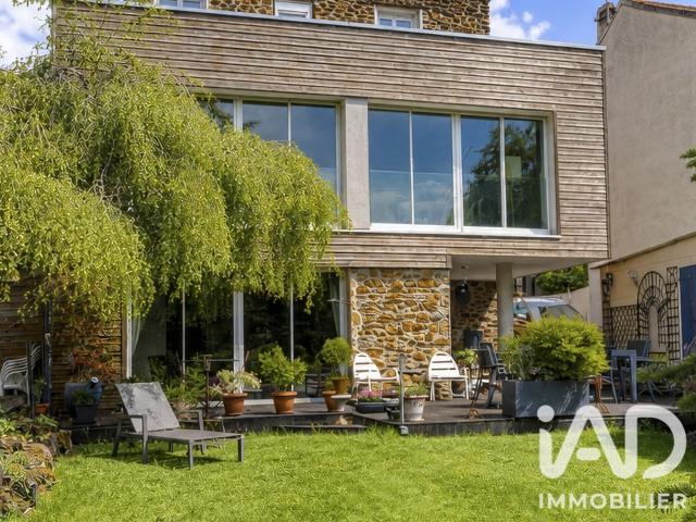 Maison 7 pièces 230 m²