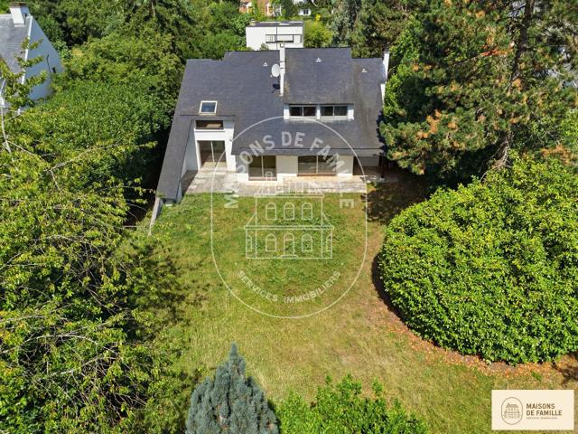 Maison 7 pièces 230 m²