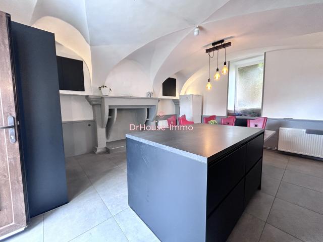 Maison 7 pièces 230 m²