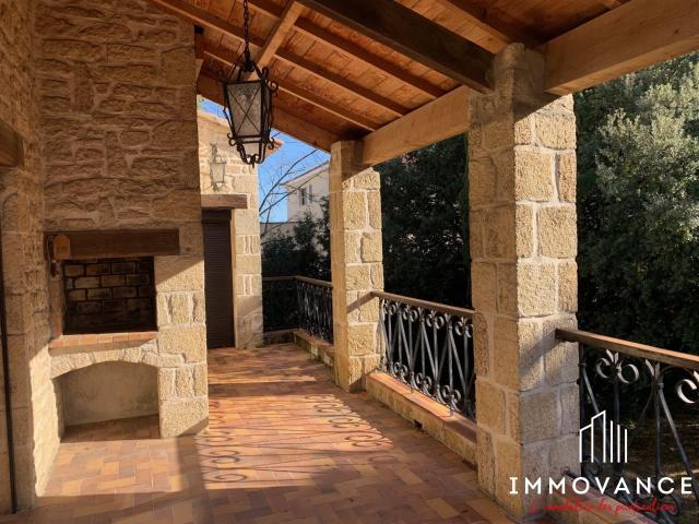 Maison 7 pièces 230 m²