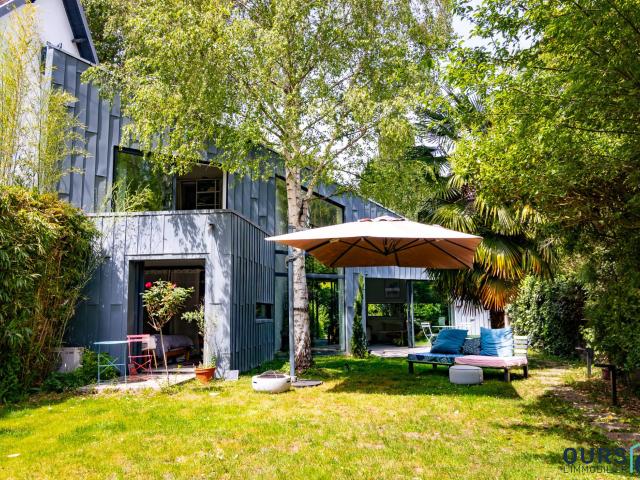 Maison 7 pièces 230 m²