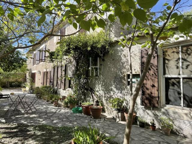 Maison 7 pièces 230 m²