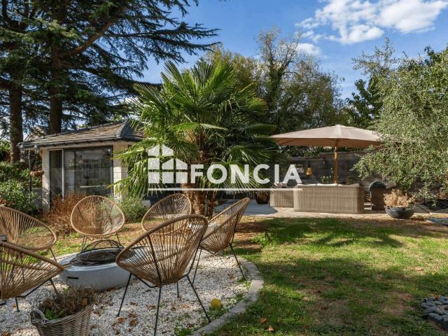 Maison 7 pièces 230 m²