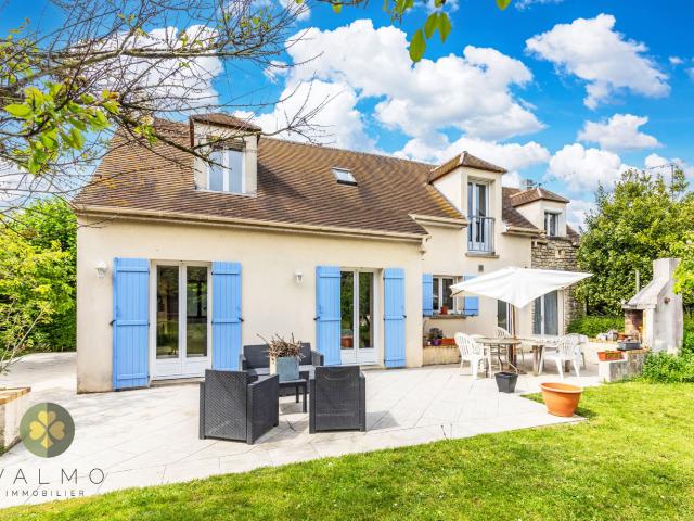 Maison 7 pièces 230 m²