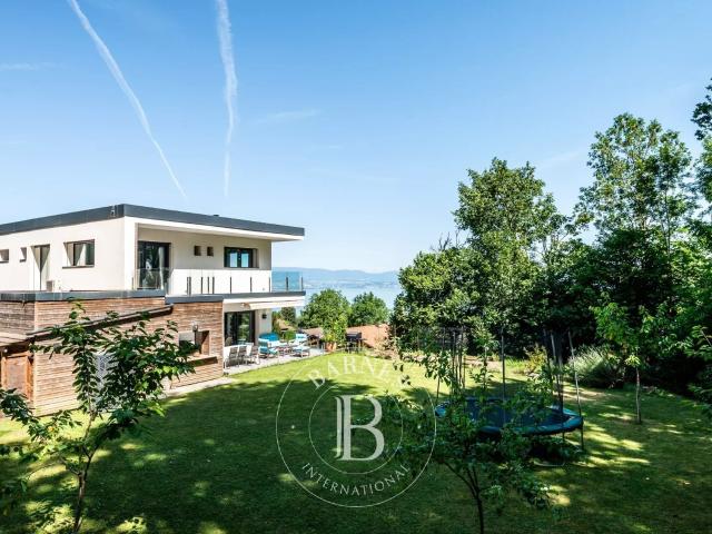 Maison 7 pièces 230 m²