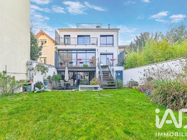 Maison 7 pièces 230 m²