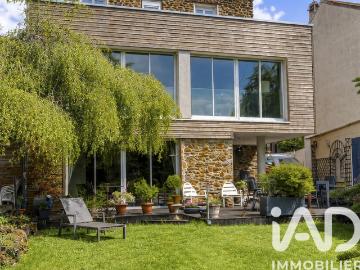 Maison 7 pièces 230 m²