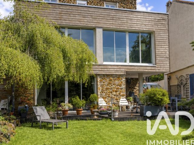 Maison 7 pièces 230 m²