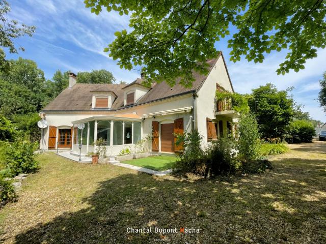 Maison 7 pièces 230 m²
