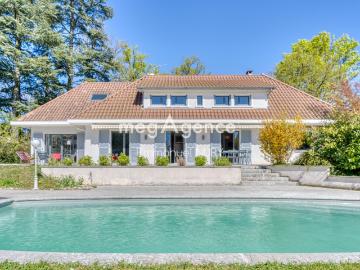 Maison 7 pièces 230 m²