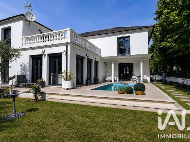 Maison 7 pièces 230 m²