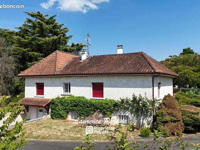Maison 7 pièces 230 m²