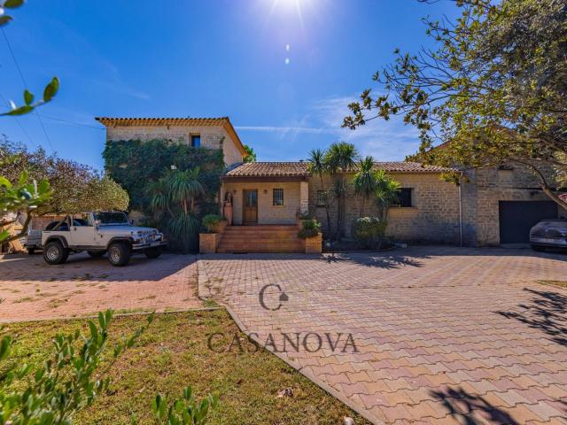 Maison 7 pièces 230 m²