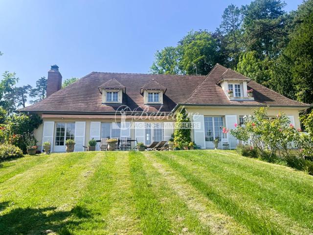 Maison 7 pièces 230 m²