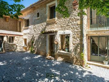 Maison 7 pièces 230 m²