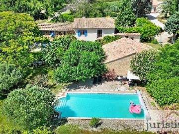 Maison 7 pièces 230 m²
