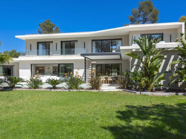 Maison 7 pièces 230 m²