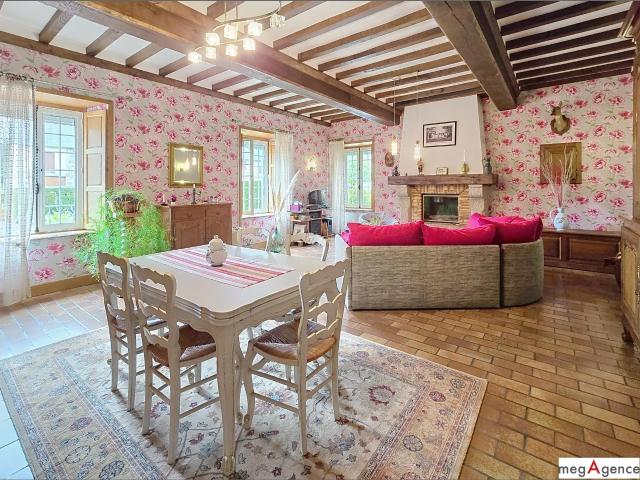 Maison 7 pièces 230 m²