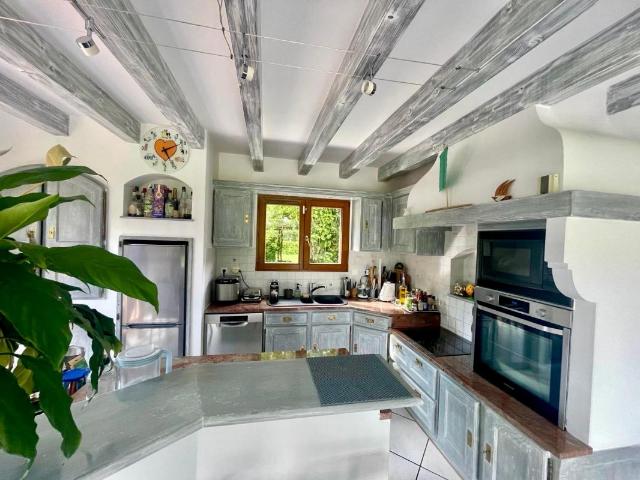 Maison 7 pièces, 230 m² à louer à Prévessin Moëns 01280