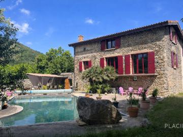 Maison 7 pièces 231 m²