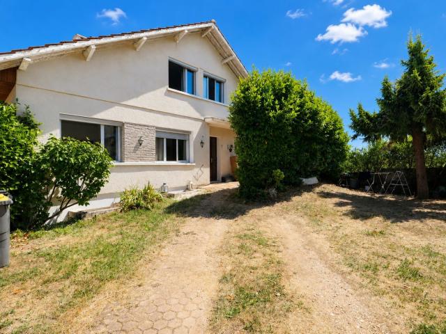 Maison 7 pièces 231 m²
