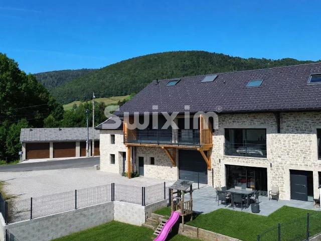 Maison 7 pièces 231 m²