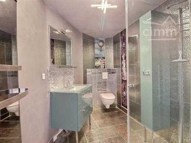 Maison 7 pièces 218 m²