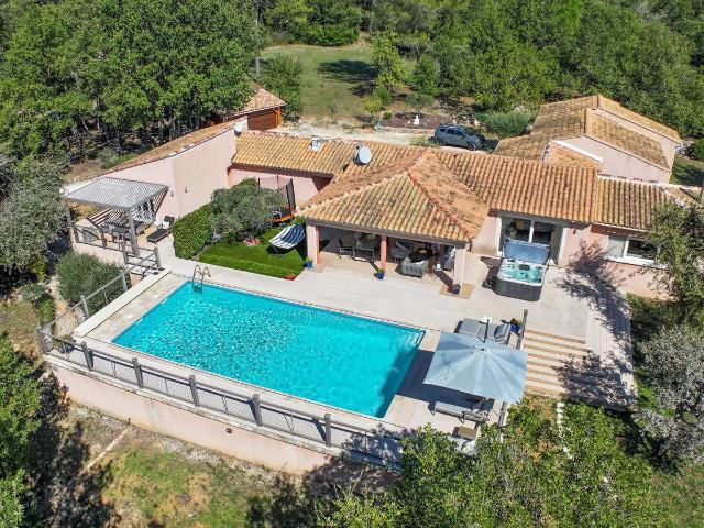 Maison 7 pièces 231 m²