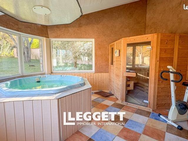 Maison 7 pièces 231 m²