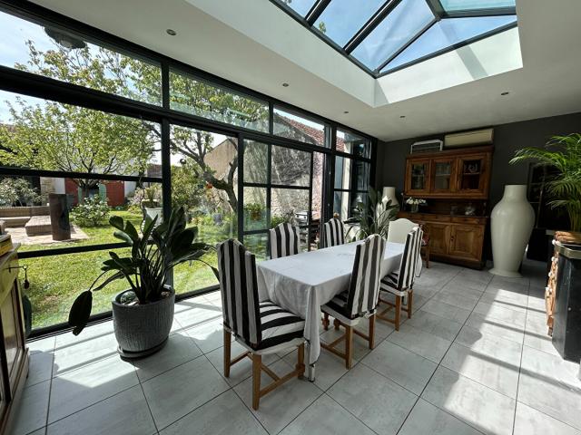 Maison 7 pièces 231 m²