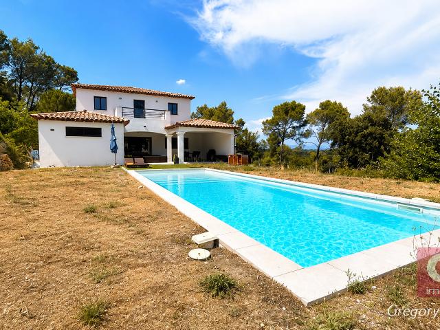 Maison 7 pièces 231 m²