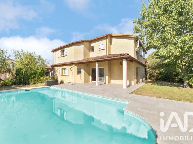 Maison 7 pièces 232 m²