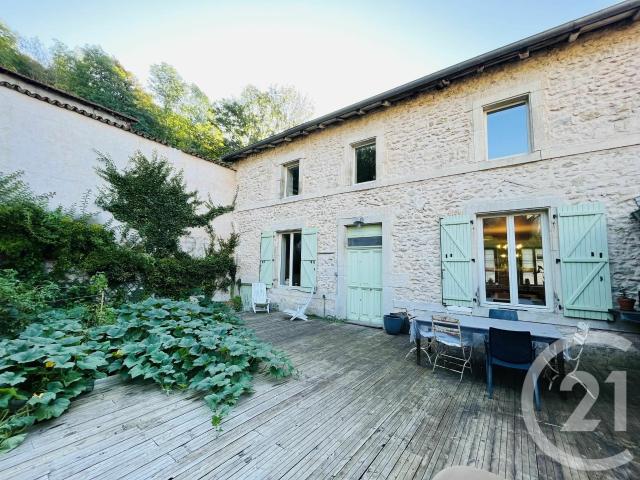 Maison 7 pièces 232 m²
