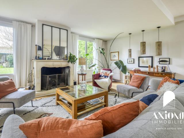 Maison 7 pièces 232 m²