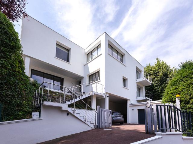 Maison 7 pièces 233 m²