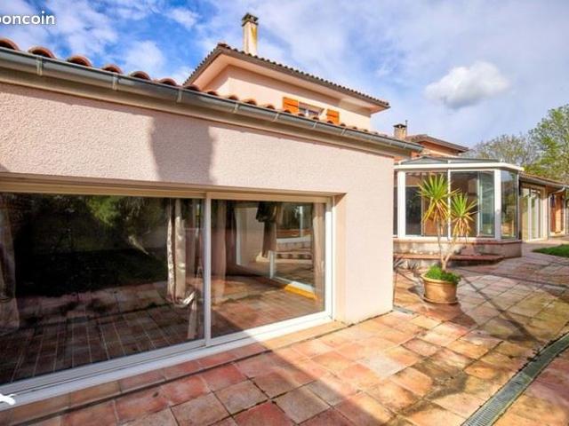 Maison 7 pièces 233 m²