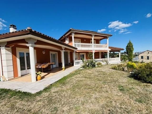 Maison 7 pièces 233 m²