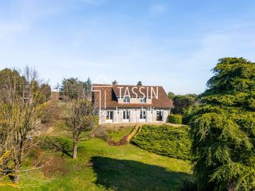 Maison 7 pièces 233 m²