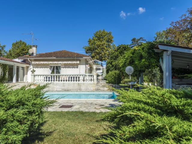 Maison 7 pièces 244 m²