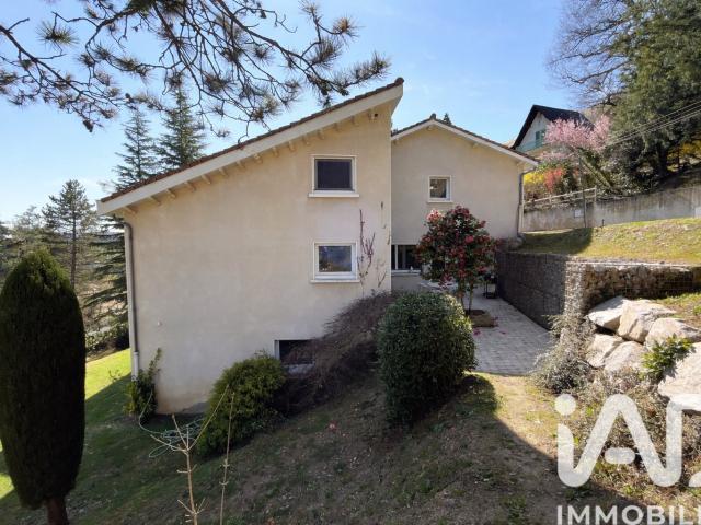 Maison 7 pièces 244 m²
