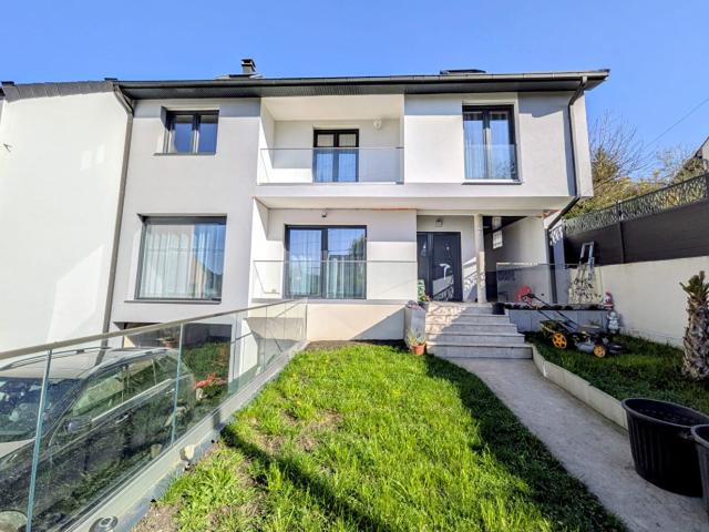 Maison 7 pièces 244 m²