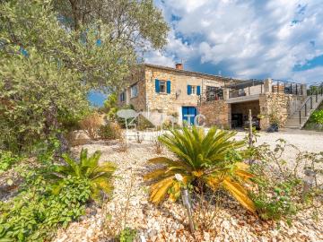 Maison 7 pièces 244 m²