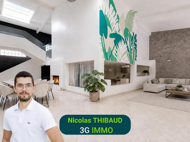 Maison 7 pièces 245 m²
