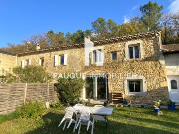 Maison 7 pièces 245 m²