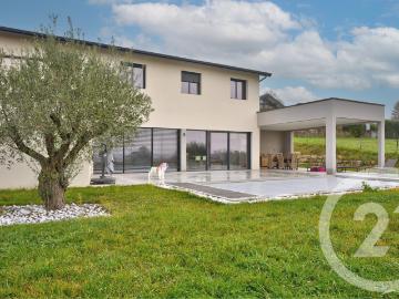 Maison 7 pièces 245 m²