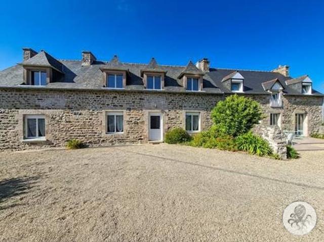 Maison 8 pièces 240 m²